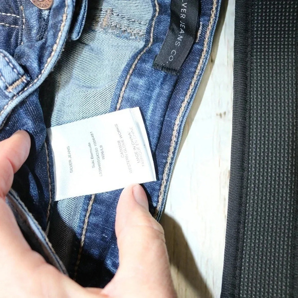 Silver Jeans Shorts, denim, distressed size large - Picture 7 of 8